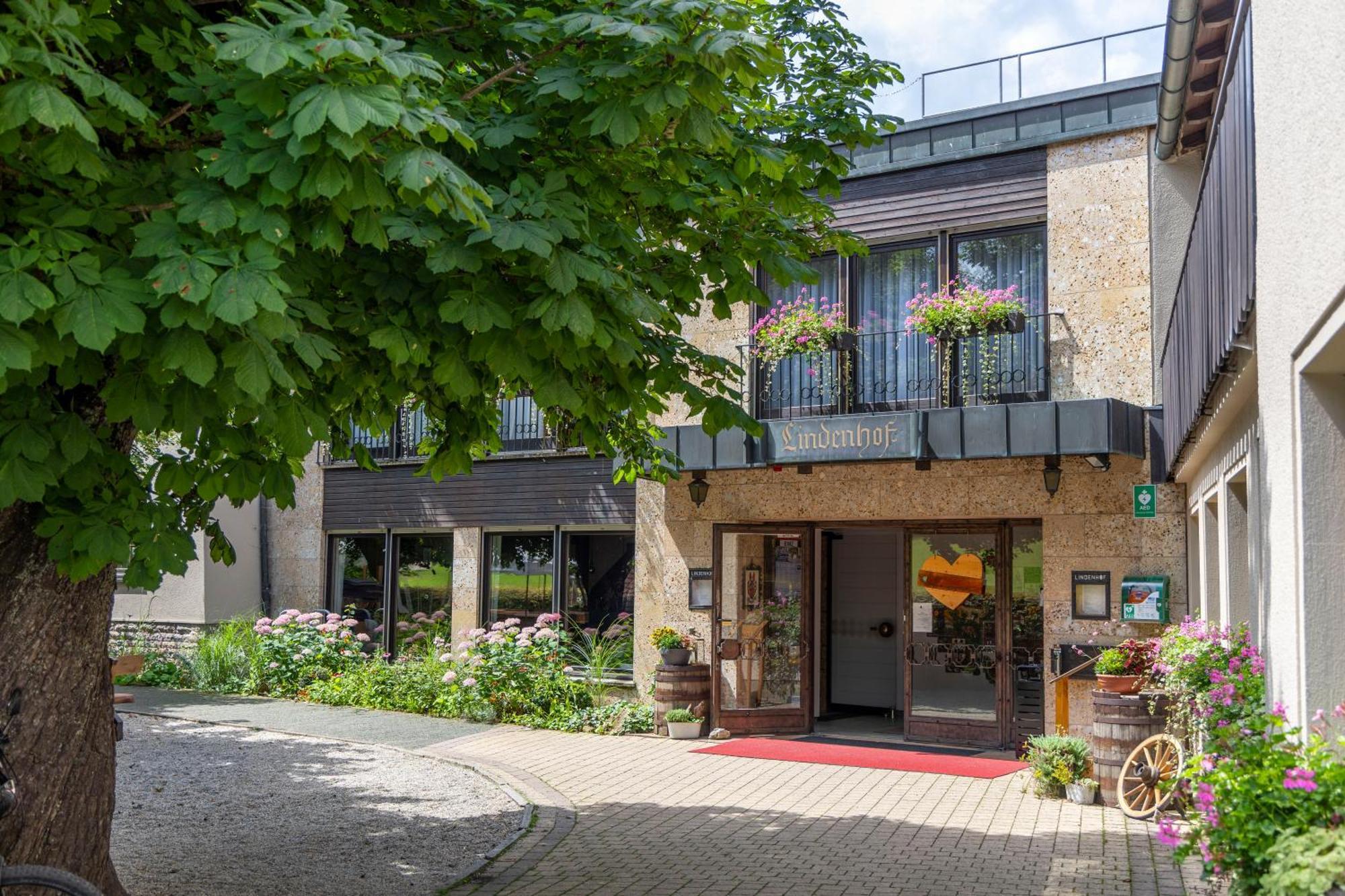 Hotel Lindenhof Hubmersberg Pommelsbrunn Exterior foto